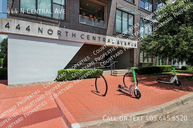 Building Photo - 444 N Central Ave