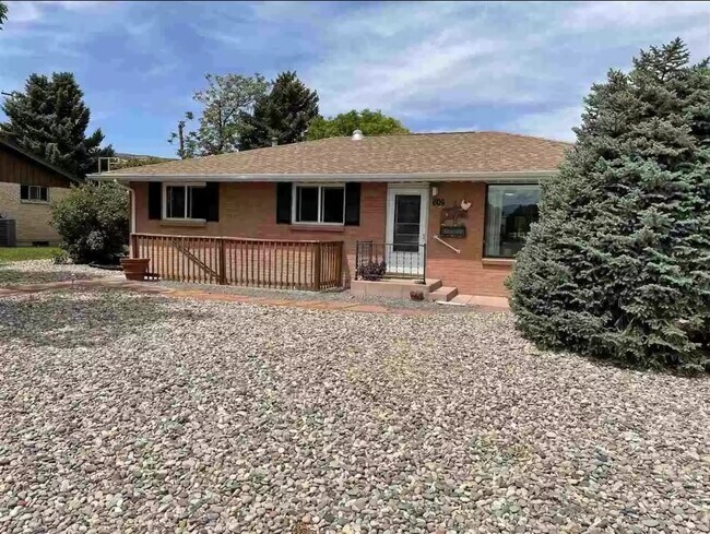 Building Photo - 609 Panorama Dr