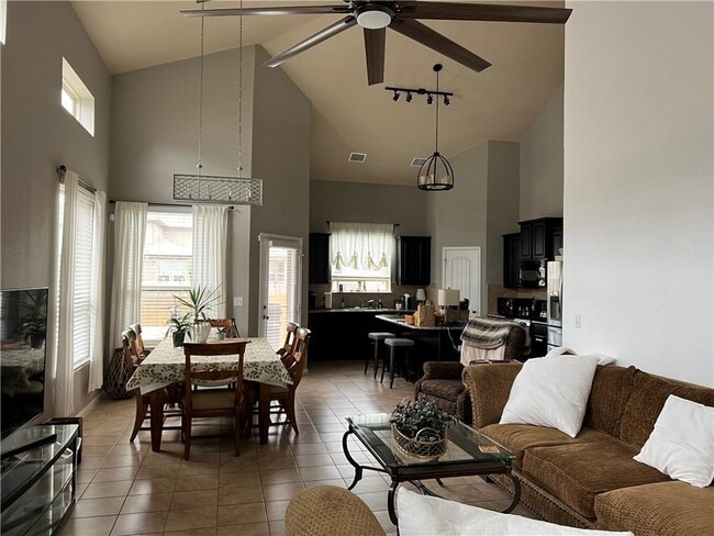Building Photo - 1529 Hamiltons Wy