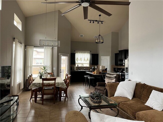 Foto del edificio - 1529 Hamiltons Wy