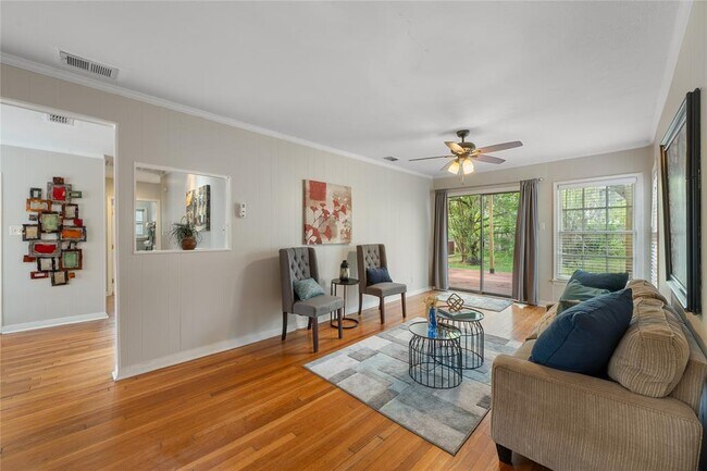 Foto del edificio - 2639 W 45th St