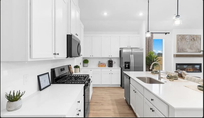 Building Photo - 2311 Longfellow Dr