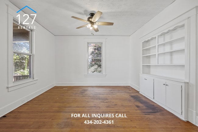 Building Photo - Updated 2 BR/1.5 Duplex with large back yard