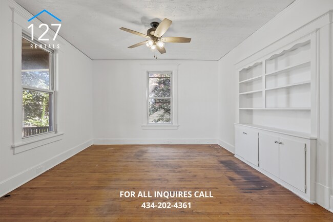 Building Photo - Updated 2 BR/1.5 Duplex with large back yard