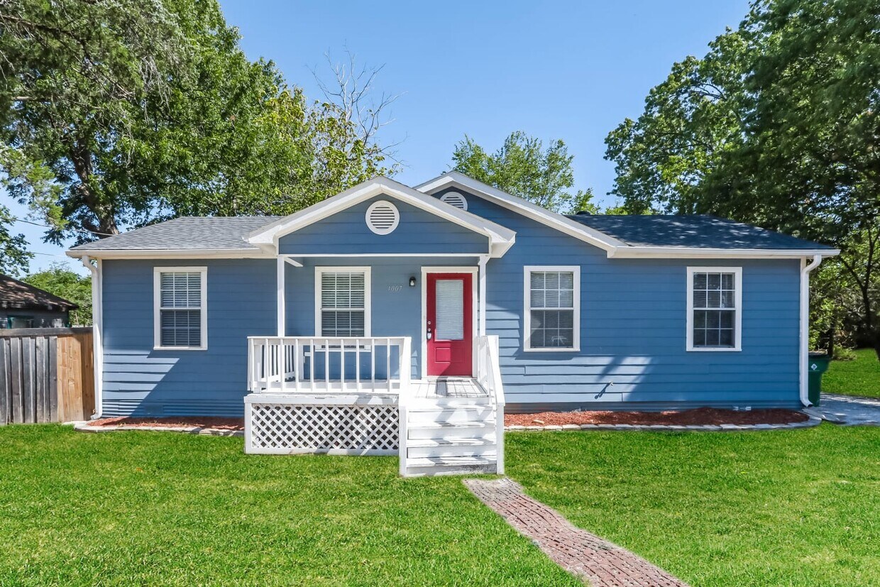1007 Wyatt St House Rental in Waxahachie, TX
