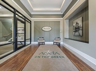 Foto del edificio - 935 Burlington Ave