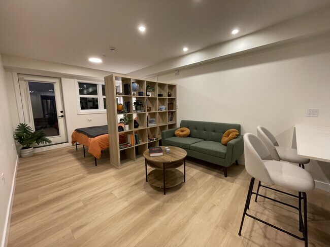 Photo du bâtiment - 8615-8108 108 St NW