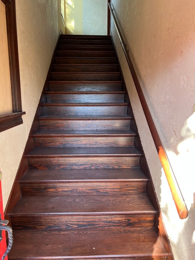 Building Photo - 4019 Woodleigh St