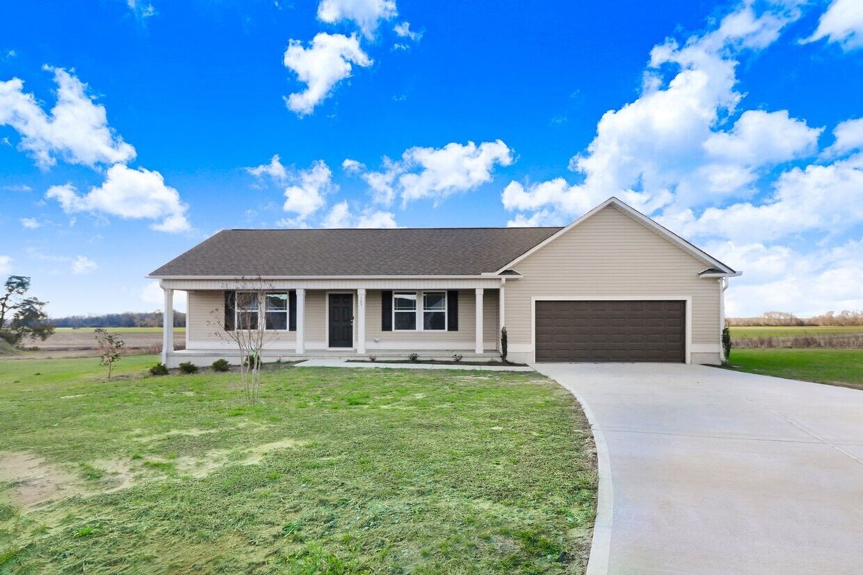 Primary Photo - Stunning 3 BR | 2 BA Home in Dobbs Co Esta...