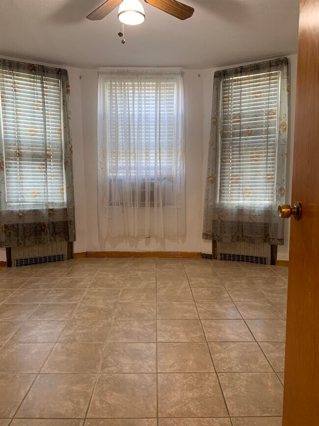 Building Photo - 128 W 31st St