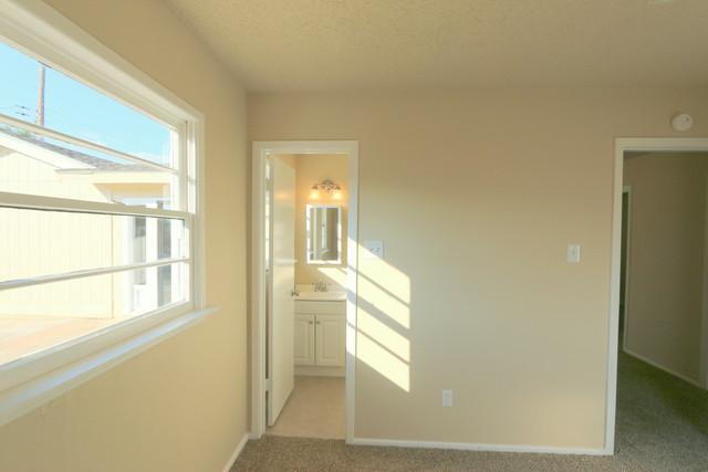 Building Photo - Fantastic Updated Home