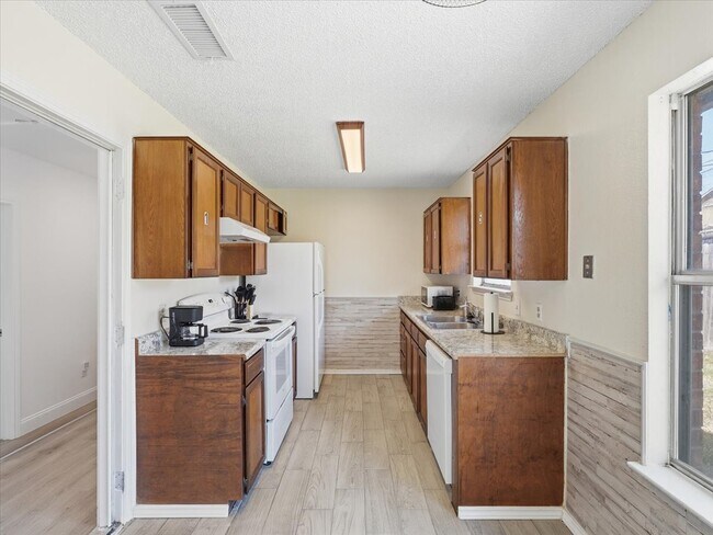 Foto del edificio - 6412 Tammy Ct