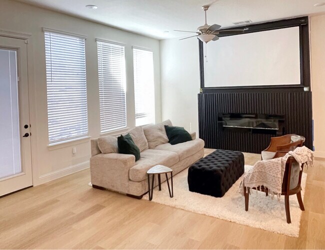 Foto del edificio - 5513 Traveller Dr