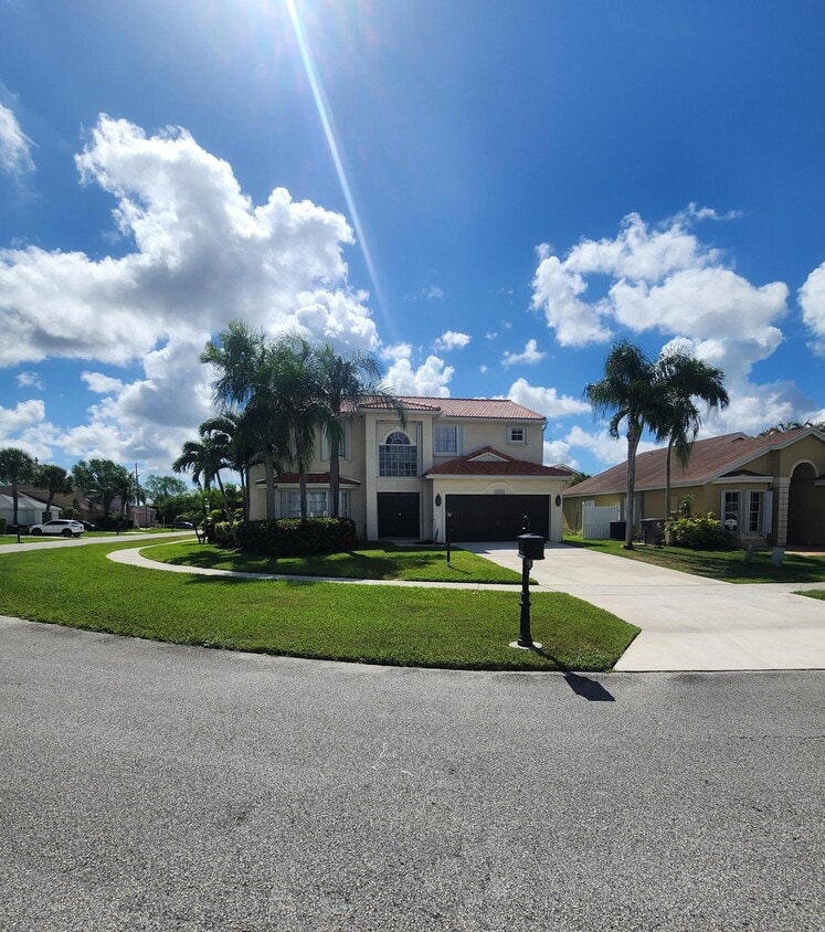 Foto del edificio - 18860 La Costa Ln