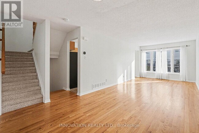 Photo du bâtiment - 1008 Klondike Rd