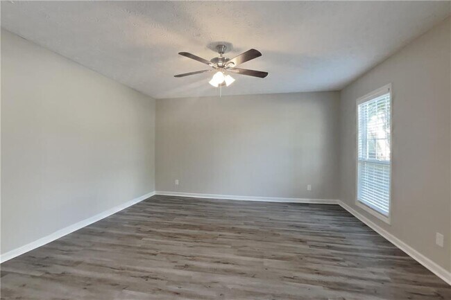 Building Photo - 105 Meadow Crest Ct