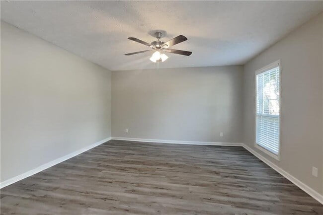 Foto del edificio - 105 Meadow Crest Ct