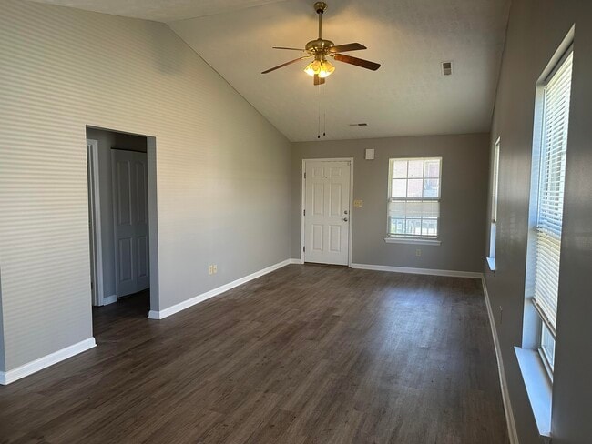 Building Photo - 2548 Danielle Ln