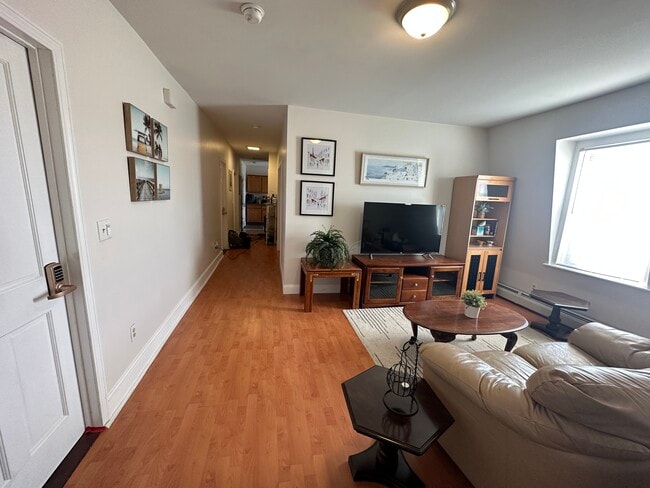 Building Photo - 76 Providence St