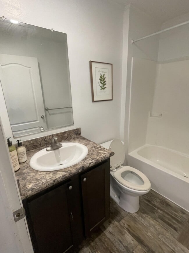 Building Photo - 46 Joymar Dr