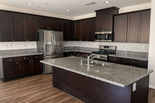 Foto del edificio - 620 Brittania Rd