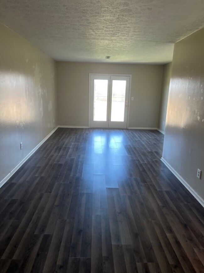 Foto del edificio - 1707A Cliff Ridge Ct