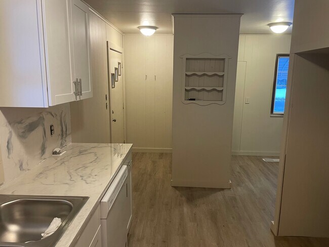 Foto del edificio - 610 Brentwood Ave NE