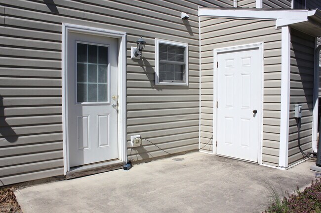 Foto del edificio - End Unit Townhome for Rent in Grottoes