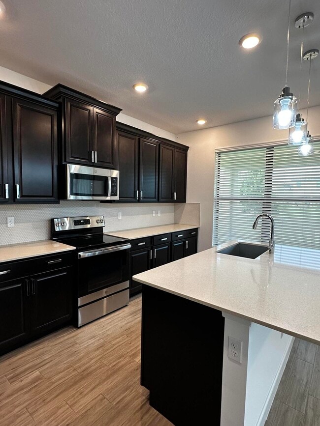 Building Photo - 1307 Whitcombe Dr
