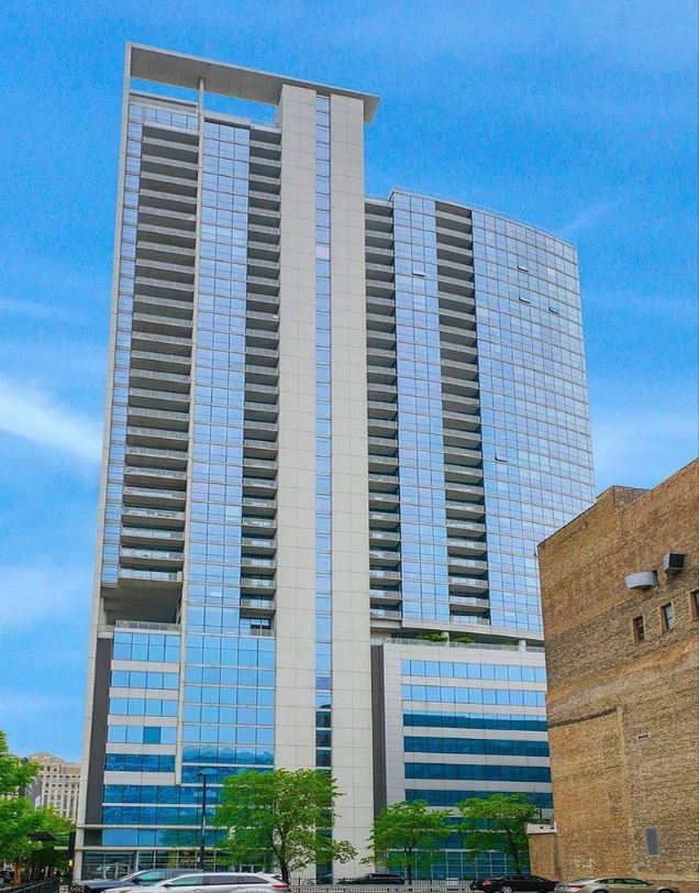 Foto del edificio - 303 W Ohio St