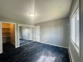 Building Photo - 1315 N Dowling Ave