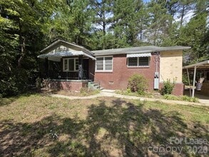 Building Photo - 123 Larchwood Dr