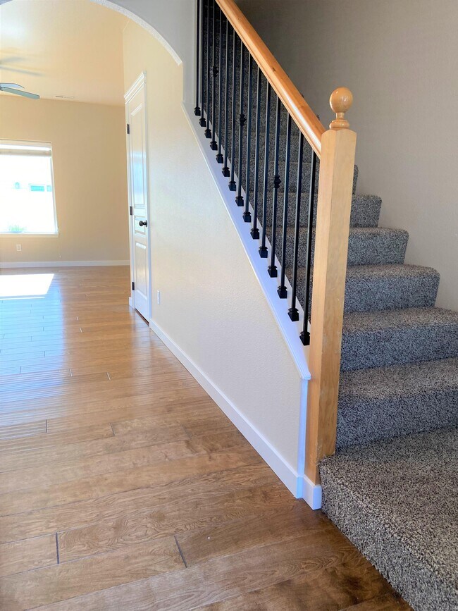 Foto del edificio - 677 S Pine Tree Ln