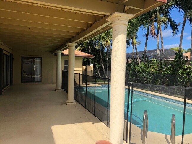 Foto del edificio - 17740 Briar Patch Trail