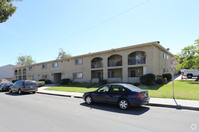 Foto del edificio - East Bay Blvd