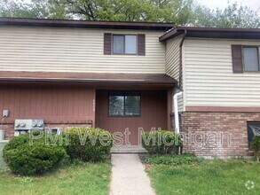 Building Photo - 6070 In the Pines Dr SE