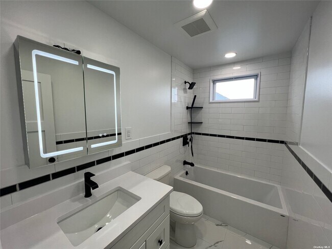 Foto del edificio - 517 Monroe Blvd