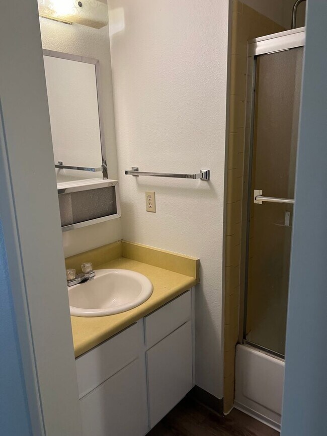 Foto del edificio - Welcome to your quiet NW neighborhood near...