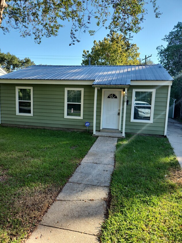 Primary Photo - 5858 Saint Gerard Ave