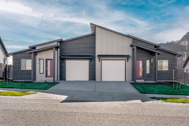 Building Photo - 128 W View Dr