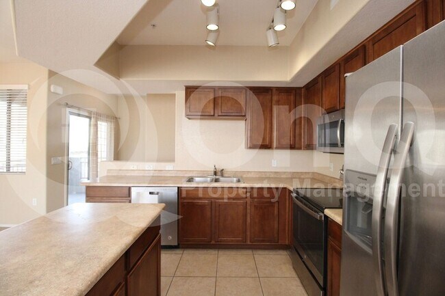 Building Photo - 240 W Juniper Ave