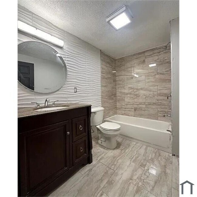 Foto del edificio - 216 E 33rd St