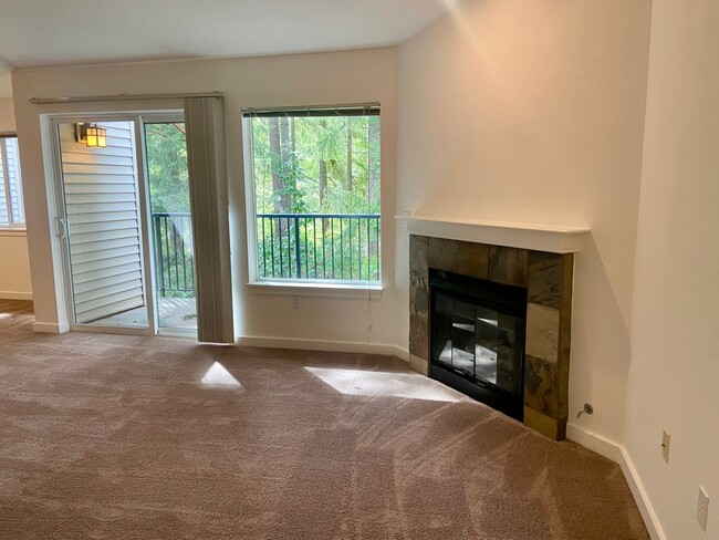 Foto del edificio - Welcome to spectacular Klahanie in Issaquah!