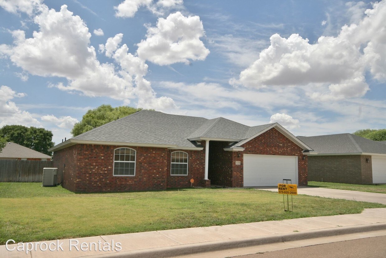 Primary Photo - 2129 Reese Dr
