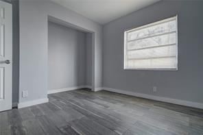 Building Photo - 600 NE 46th Ct
