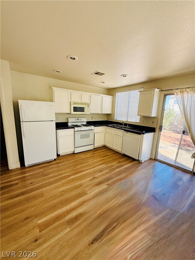 Building Photo - 8408 Shady Pines Dr