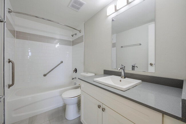 Building Photo - Queen Margaret I