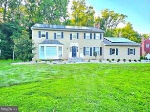 Building Photo - 19 Monterey Dr