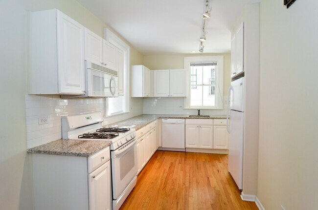 Foto del edificio - 1710 N Fern Ct
