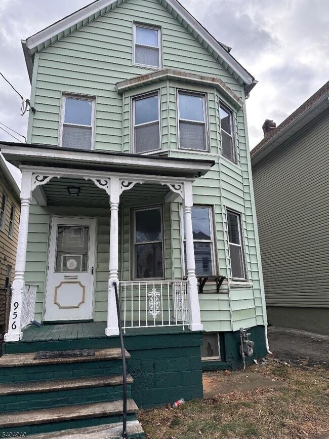 Foto del edificio - 956 Lafayette St